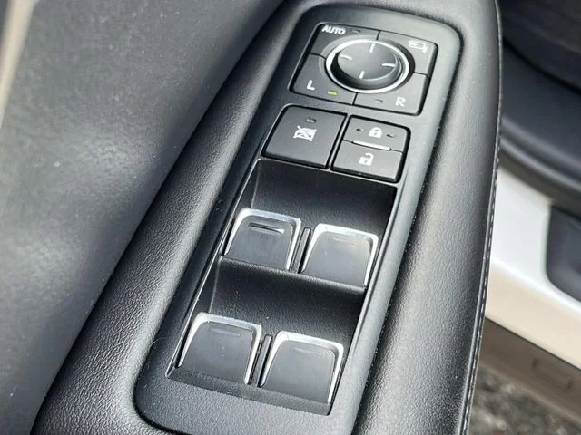 Used 2017 White Lexus 350 image 28