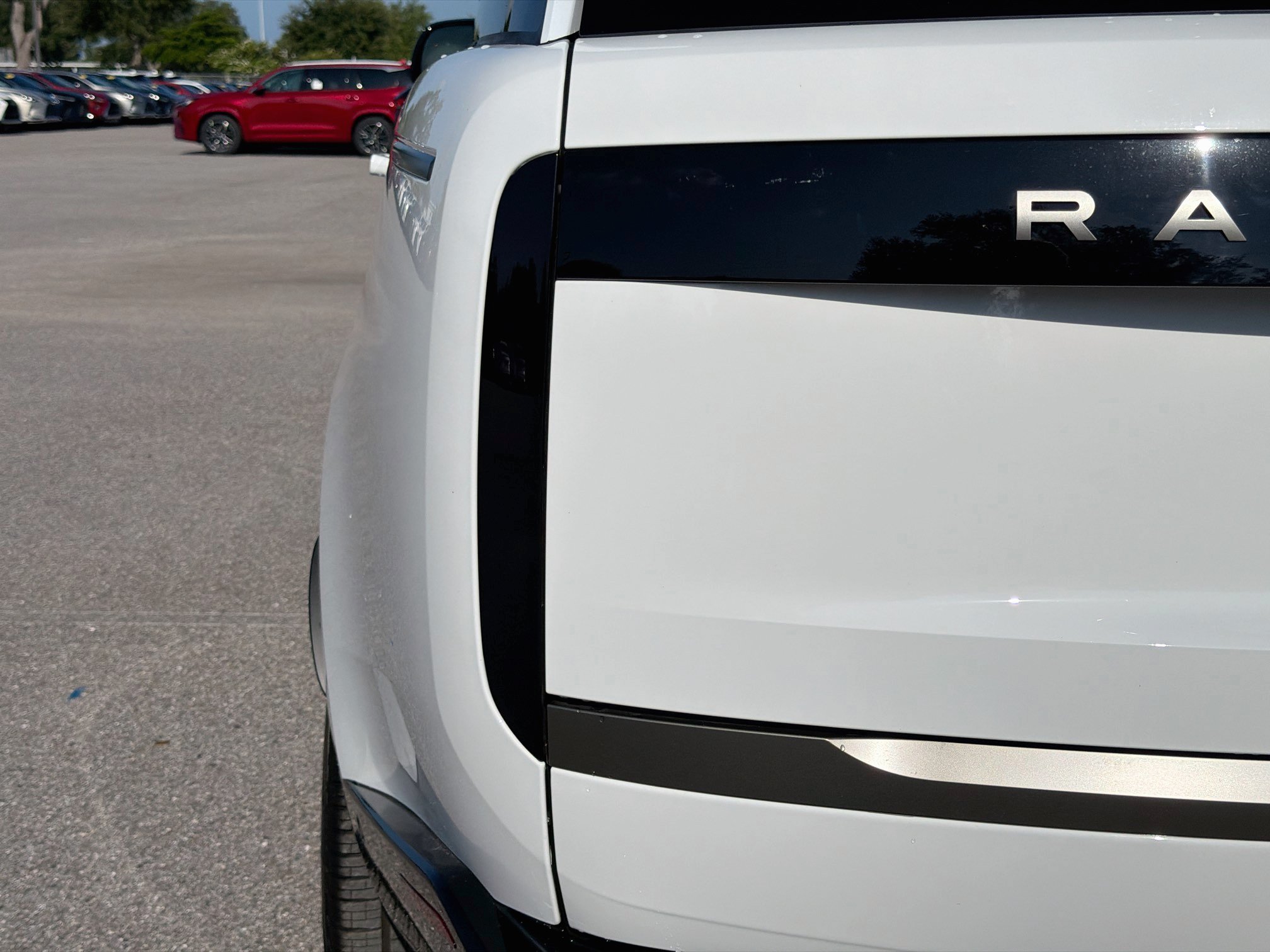 New 2026 Fuji White Land Rover SE image 10