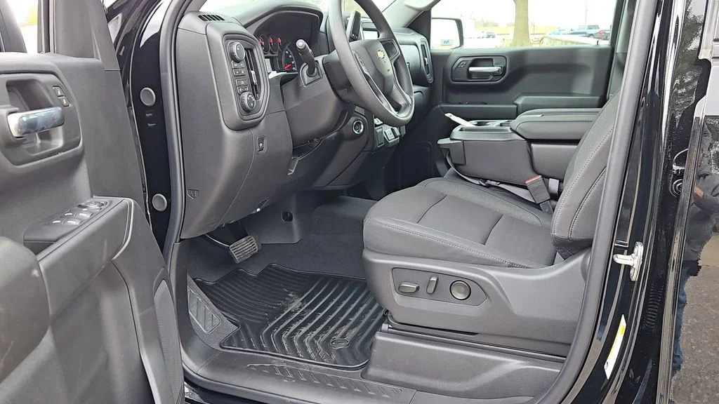 2026 Chevrolet Silverado 1500 Custom - Photo 7