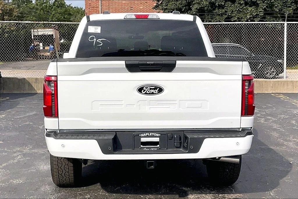New 2026 White Ford XLT image 3