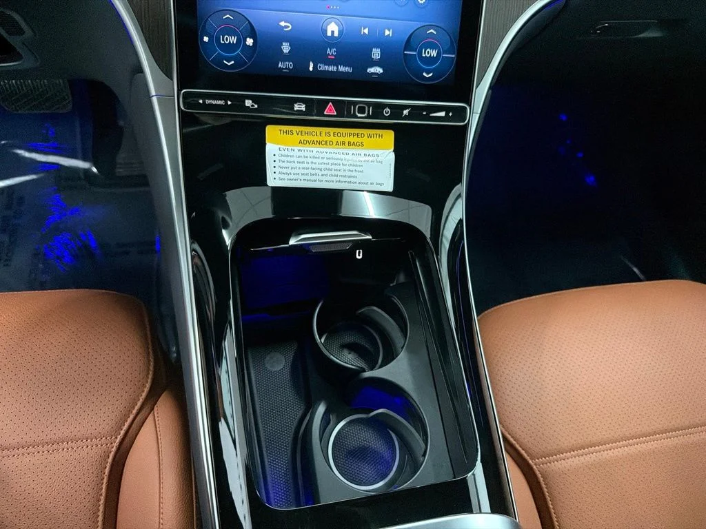 New 2027 White Mercedes-Benz GLC 300 image 18