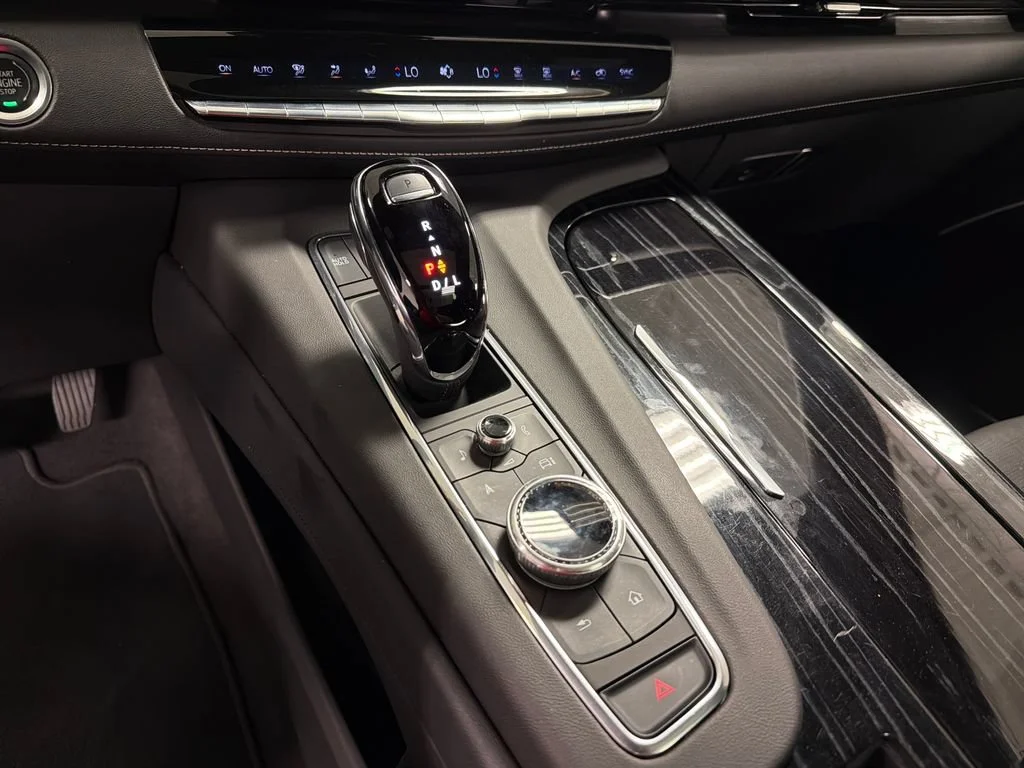 2023 Cadillac Escalade Sport - Photo 43