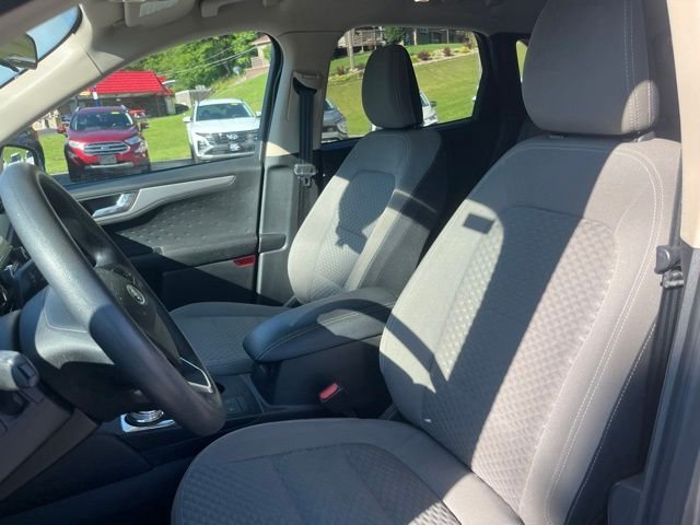 Used 2020 Desert Gold Metallic Ford SE image 12