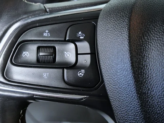 Certified Used 2022 White Buick Essence image 26