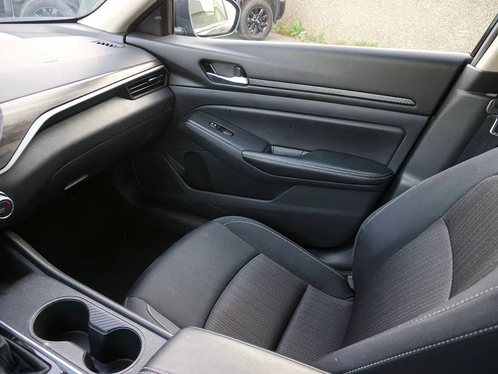 2025 Nissan Altima SV - Photo 40