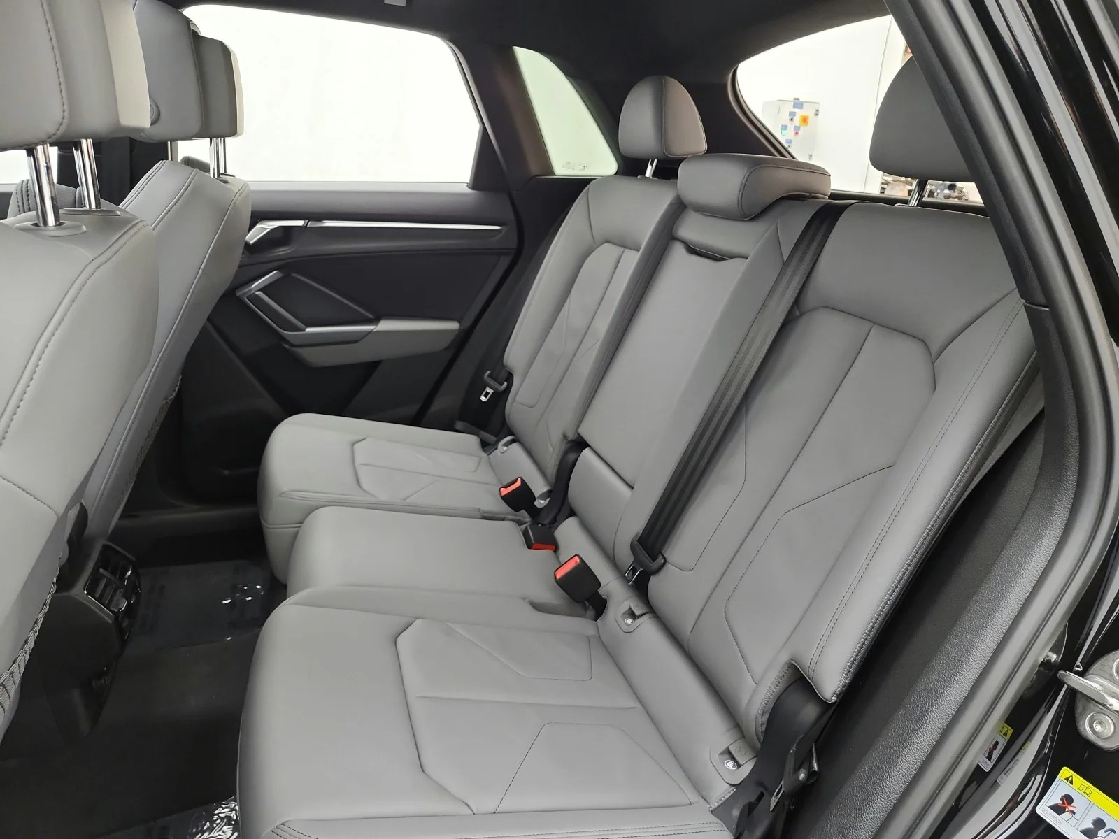 Used 2025 Mythos Black Metallic Audi S line Premium image 15