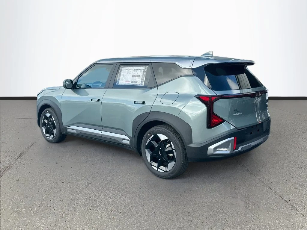 New 2027 Iceberg Green Kia S image 5