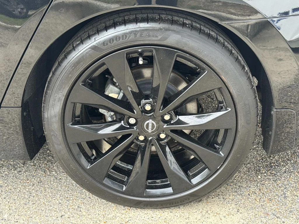 Used 2023 Black Nissan SR image 8