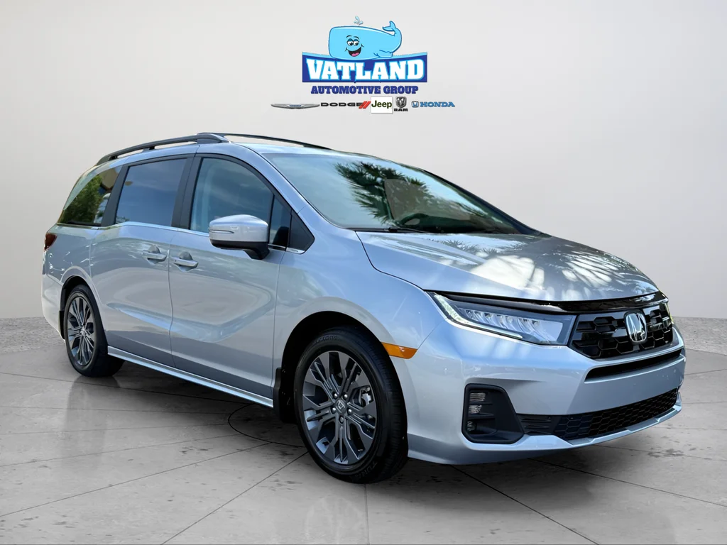 New 2026 Solar Silver Metallic Honda Touring image 34