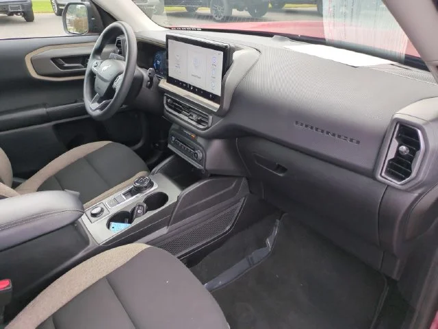 Used 2025 Red Ford Big Bend image 33