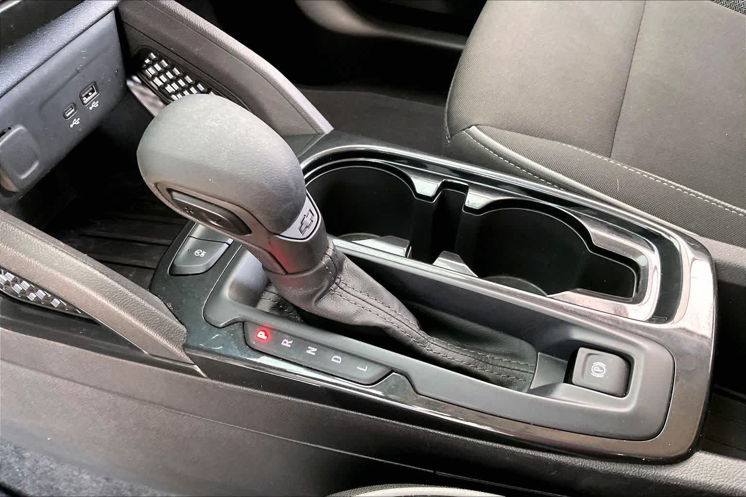 Used 2025 Summit White Chevrolet LS image 15