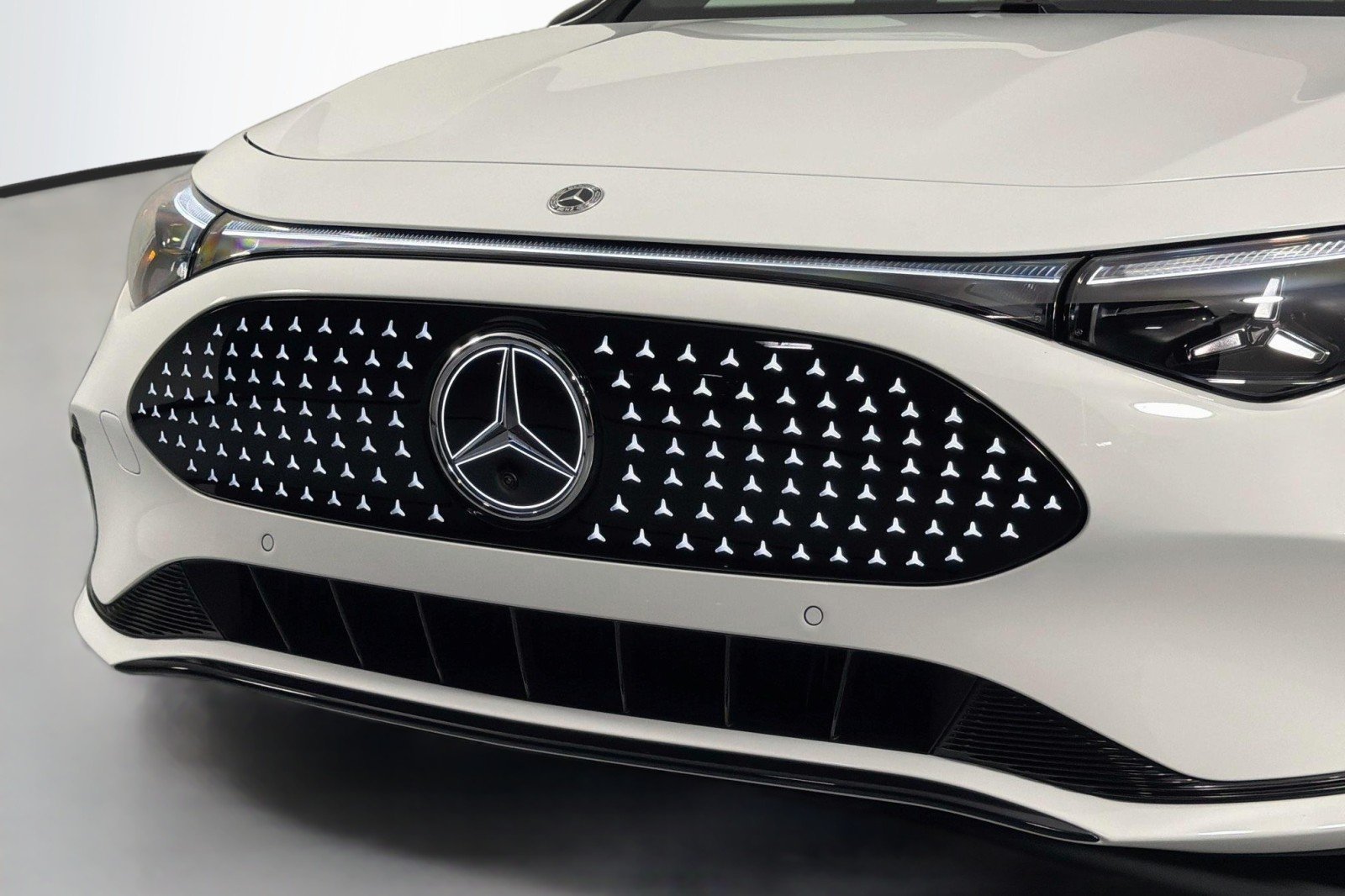 New 2027 Polar White Mercedes-Benz CLA 250+ Electric RWD image 12