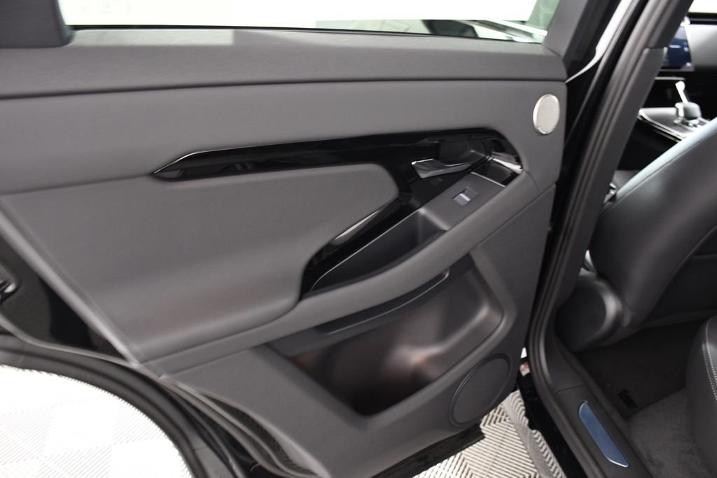 New 2026 Santorini Blk Land Rover  image 26