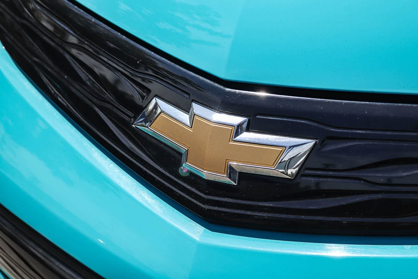 Used 2020 Oasis Blue Chevrolet Premier image 11