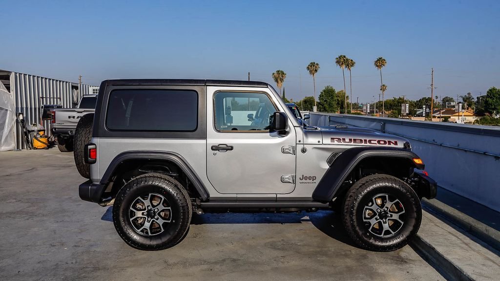 Used 2018 Billet Silver Metallic Jeep Rubicon image 13
