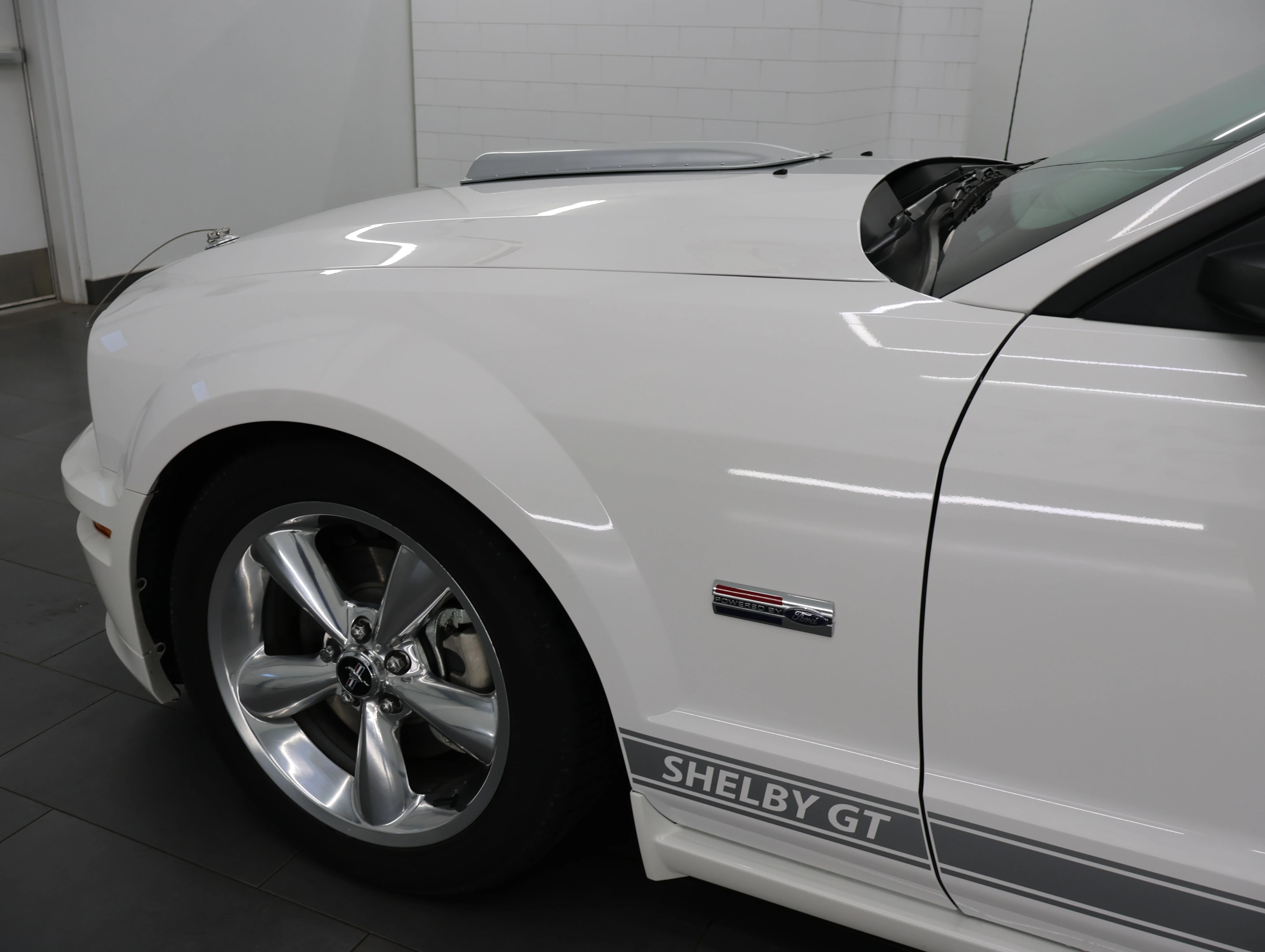 Used 2007 Performance White Ford GT Premium image 35