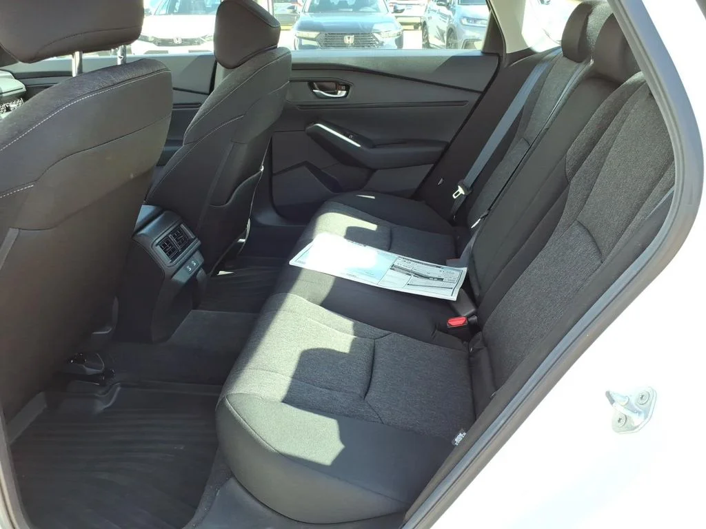 2025 Honda Accord SE - Photo 16