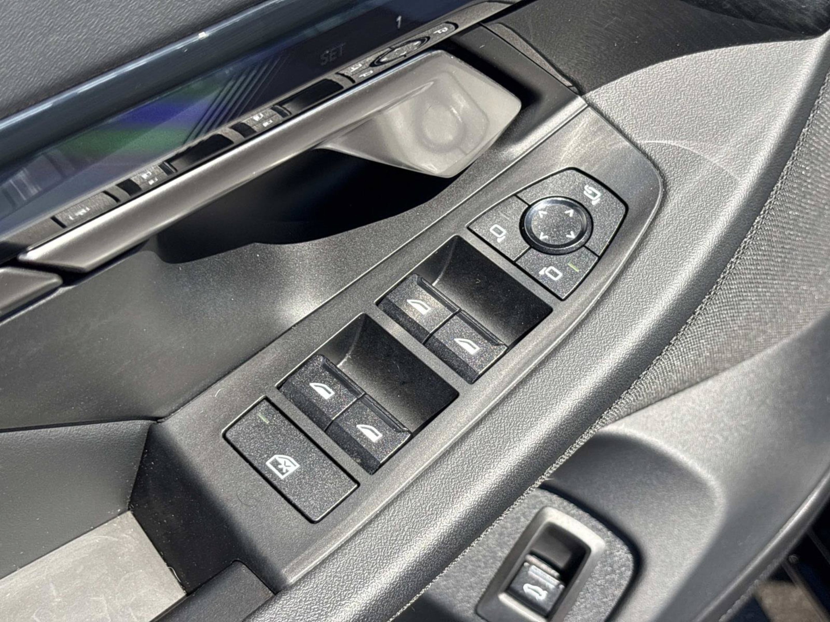 Used 2024 Black Sapphire Metallic BMW M60 image 24