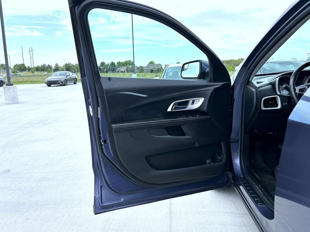 Used 2014 Blue Chevrolet LT image 9