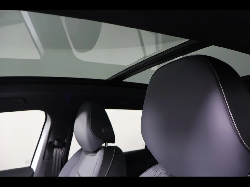 New 2026 White/off-white Volkswagen SE R-Line Black image 13