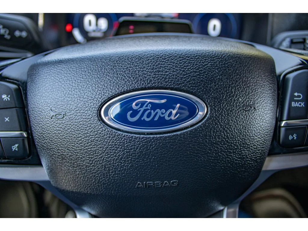 Used 2025 Carbonized Gray Metallic Ford ST-Line image 37