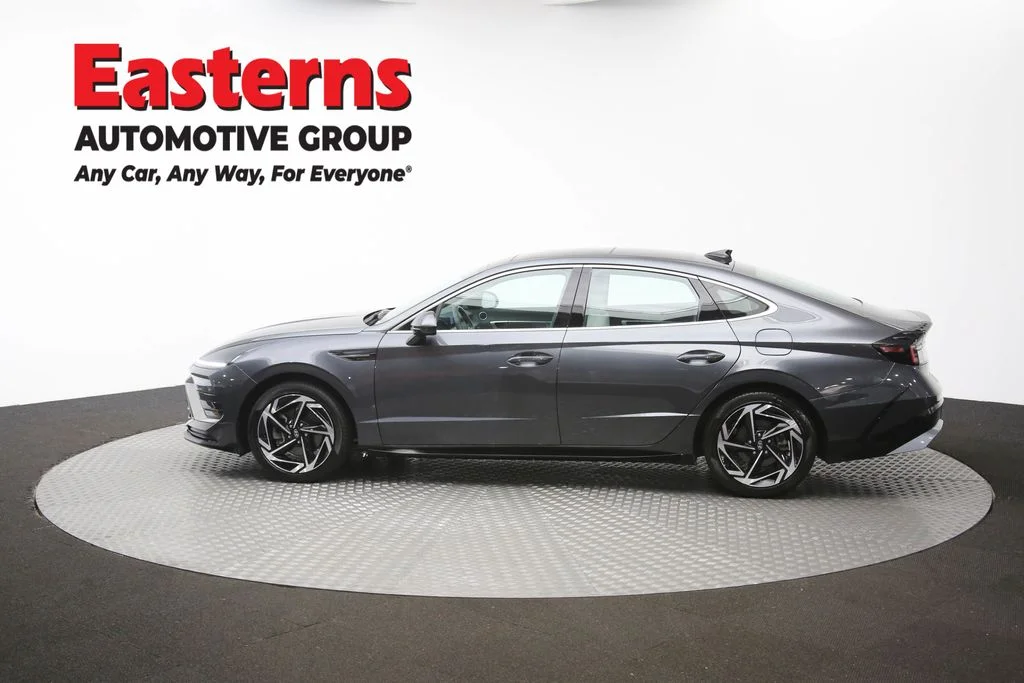 Used 2024 Gray Hyundai SEL image 62