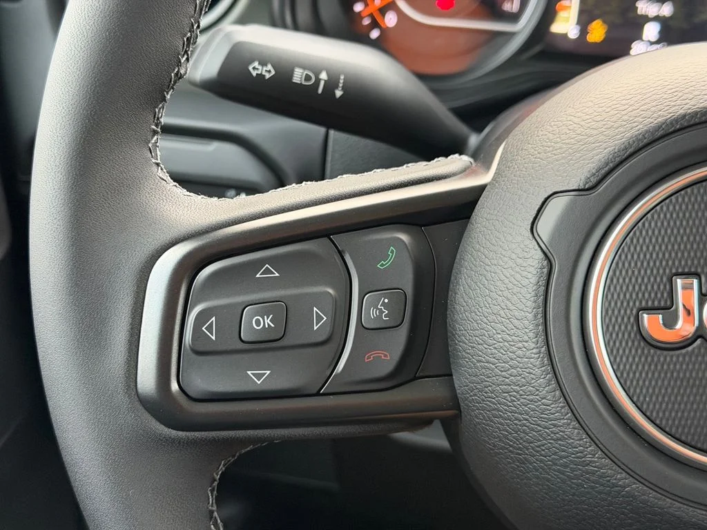 New 2026 Black Clear-Coat Exterior Paint Jeep Mojave X image 24