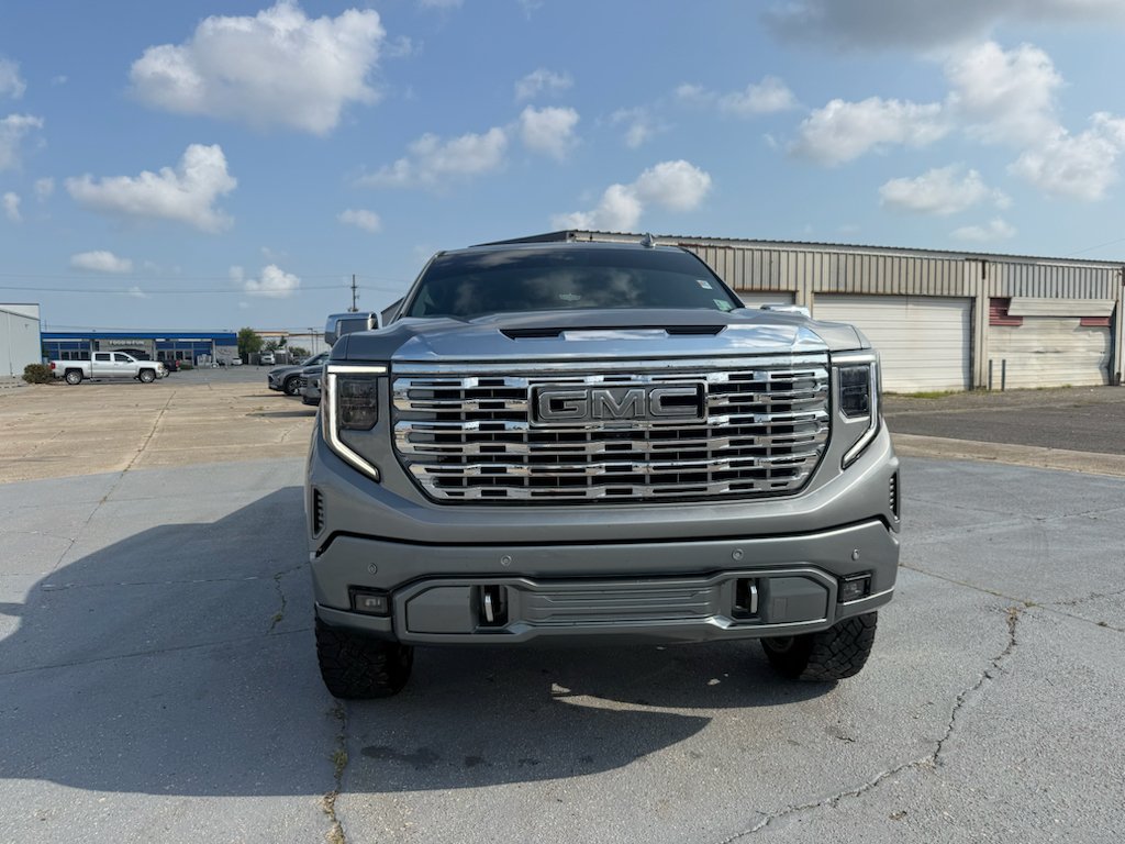Certified Used 2024 Sterling Metallic GMC AT4 image 10