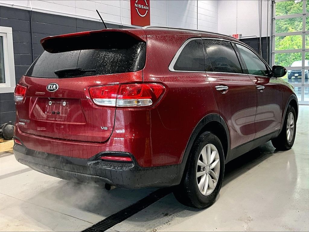 Used 2017 Red Kia LX image 4