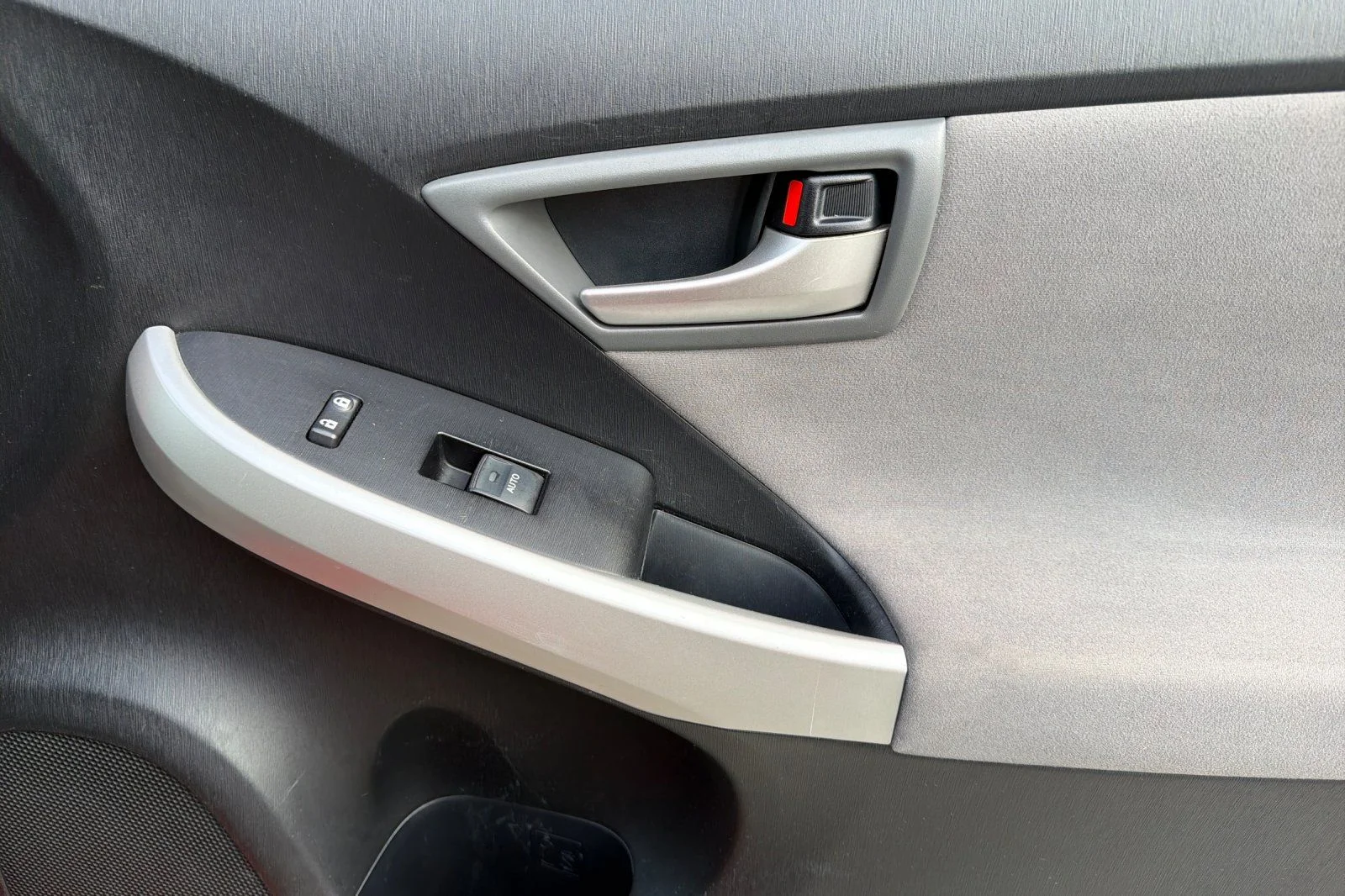 Used 2015 Red Toyota Two image 22