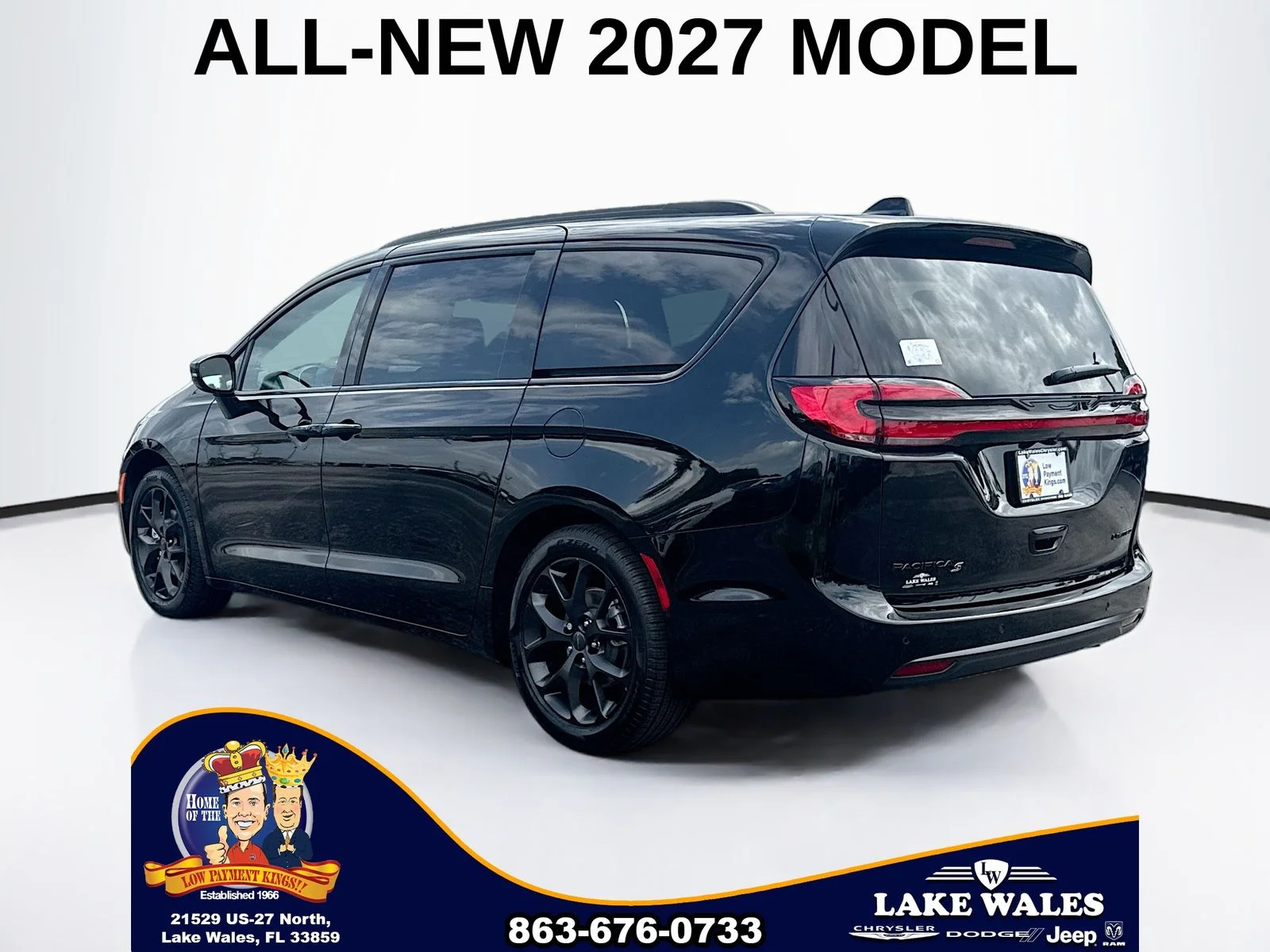 New 2027 Diamond Black Crystal Pearl-Coat Exterior Paint Chrysler Limited image 4