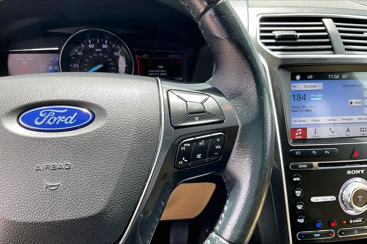 Used 2017 White Platinum Metallic Tri-Coat Ford Limited image 25