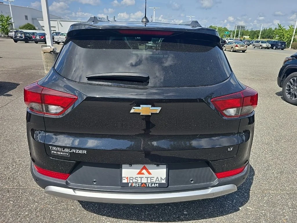 Used 2021 Black Chevrolet LT image 6