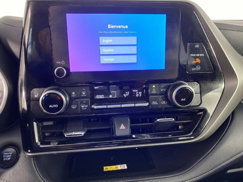 Used 2024 Silver Toyota XLE image 23