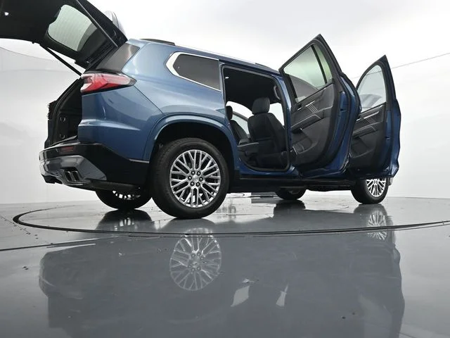 Used 2024 Blue GMC Denali image 43