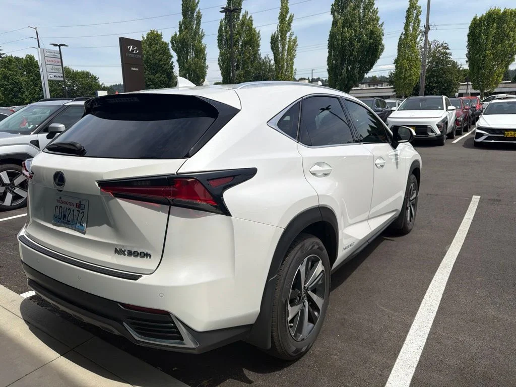 Used 2020 White Lexus 300h image 5