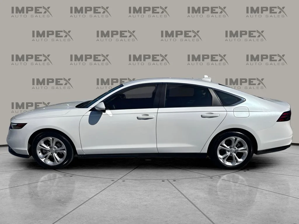 Used 2025 White Honda LX image 2