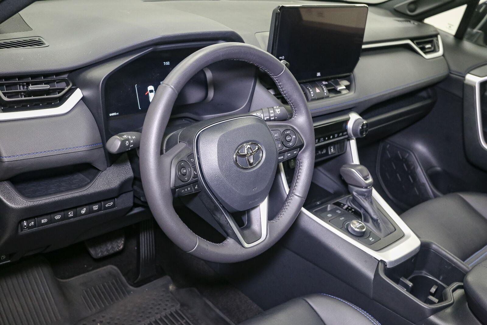 Used 2023 Silver Sky Metallic w/Midnight Black Metallic Roof Toyota XSE image 25