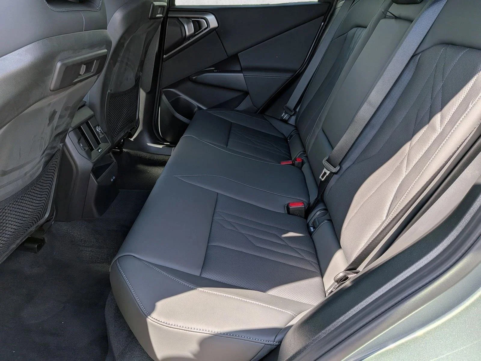 2026 BMW X3 30 - Photo 16