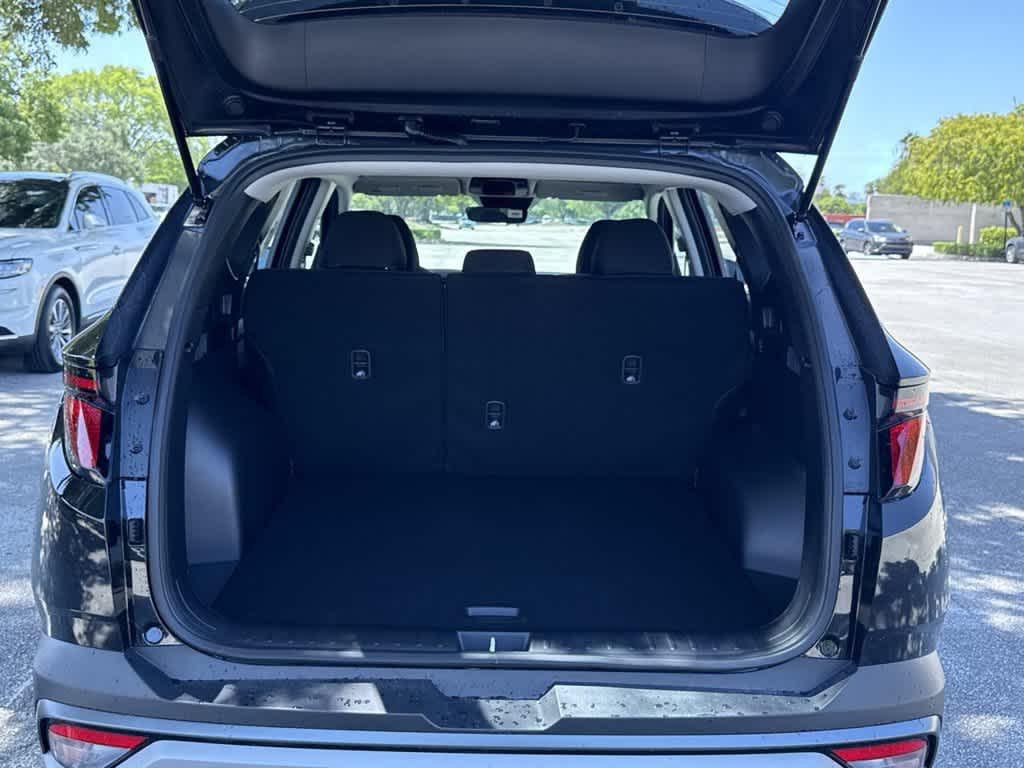 New 2026 Phantom Black Hyundai SE FWD image 25