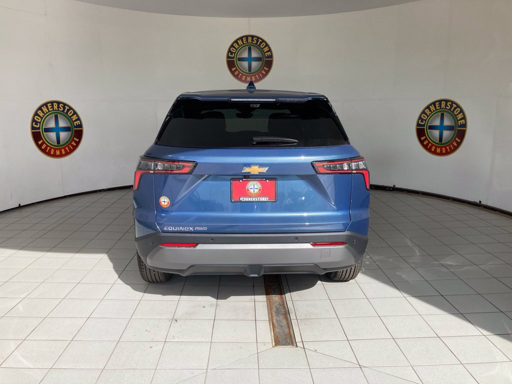 2027 Chevrolet Equinox LT - Photo 18