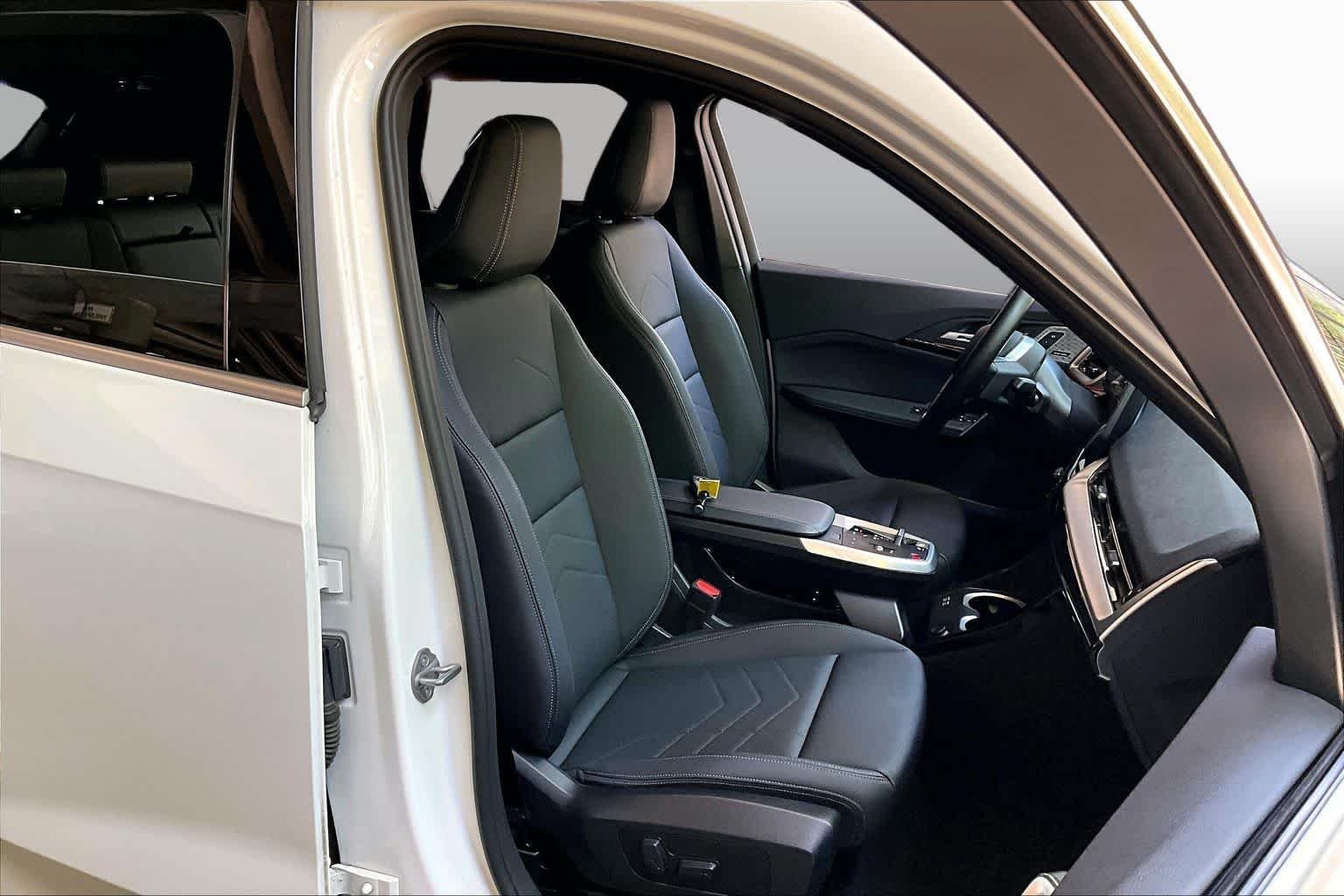 Used 2023 Alpine White BMW xDrive28i image 8