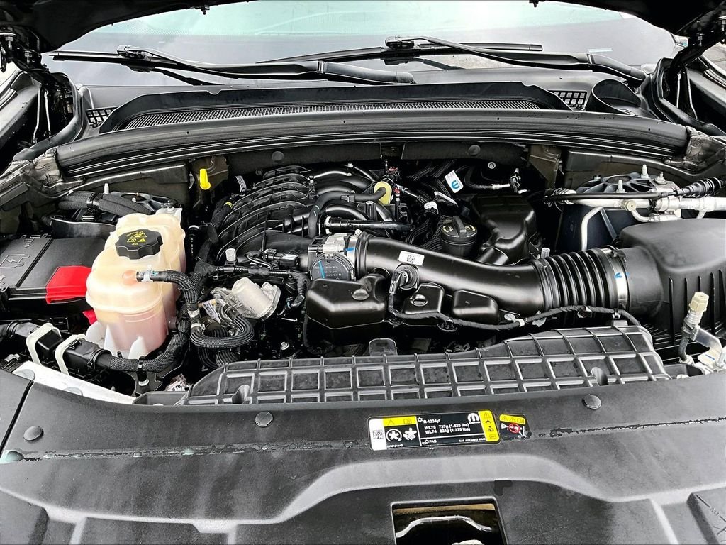 Used 2024 Gray Jeep Limited image 30