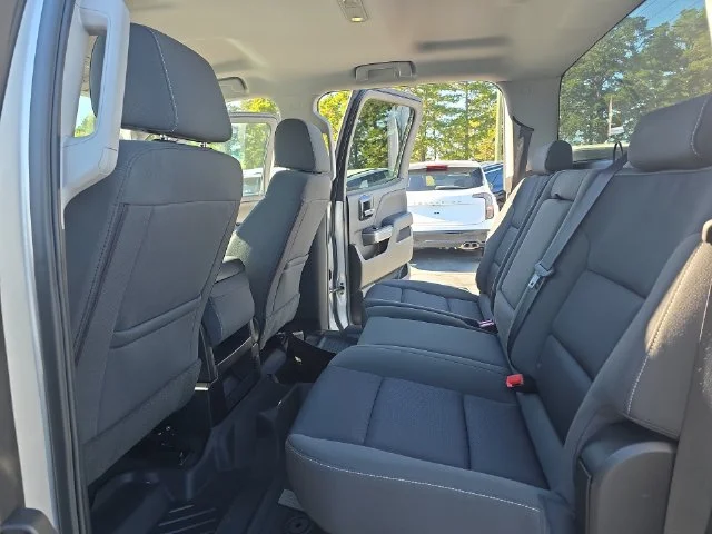 Used 2018 SILVER ICE METALLIC Chevrolet LT image 15