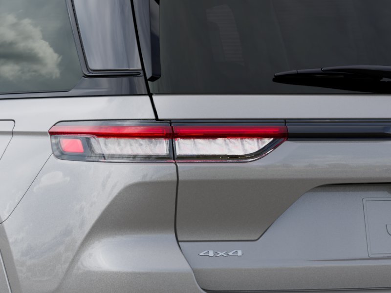 New 2026 Silver Zynith Exterior Paint Jeep Summit image 5