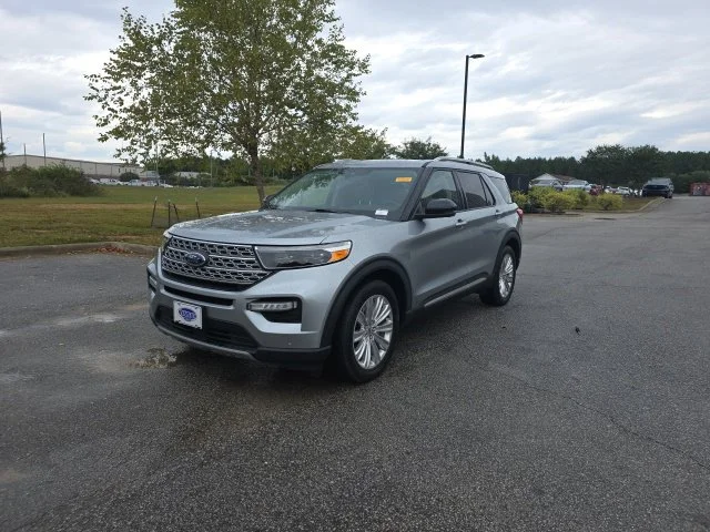 Used 2022 Silver Ford Limited image 2