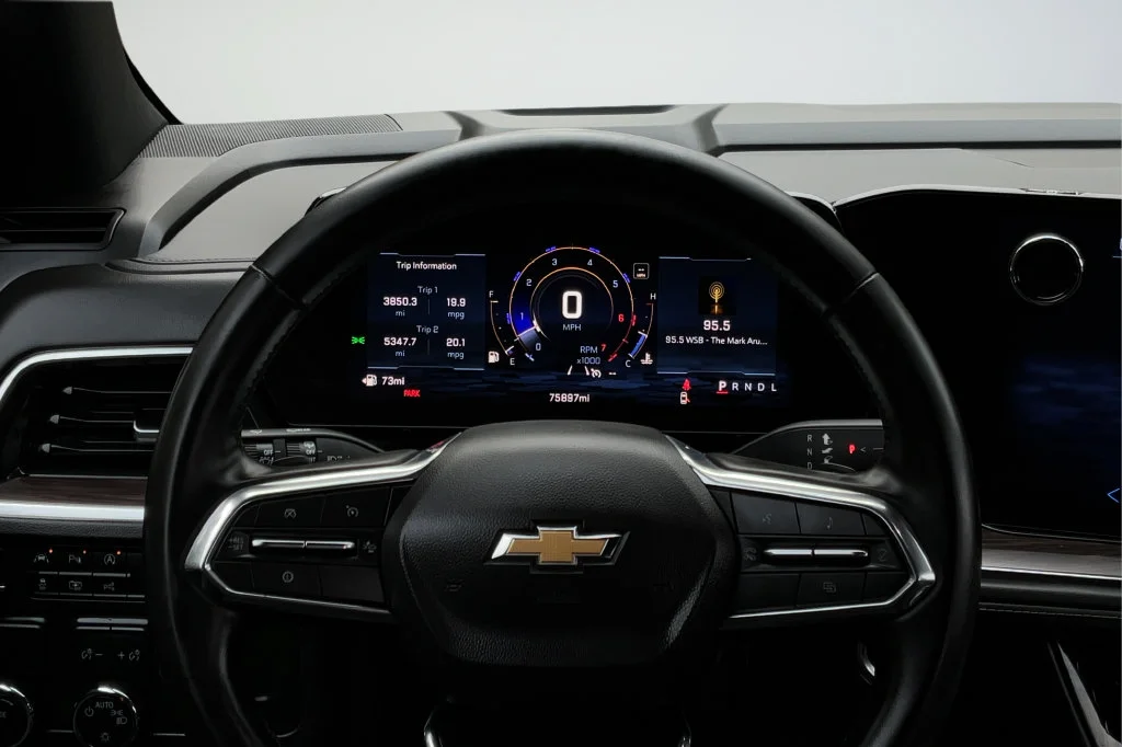 2025 Chevrolet Suburban LT - Photo 13