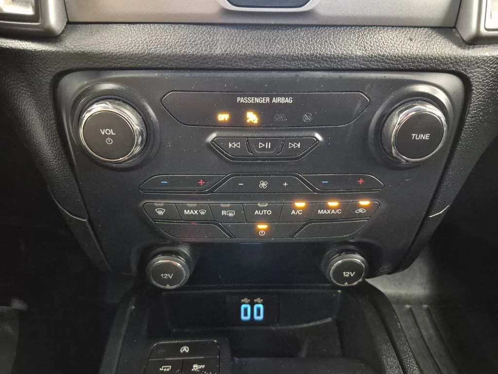 Used 2021 Oxford White Ford XLT image 30