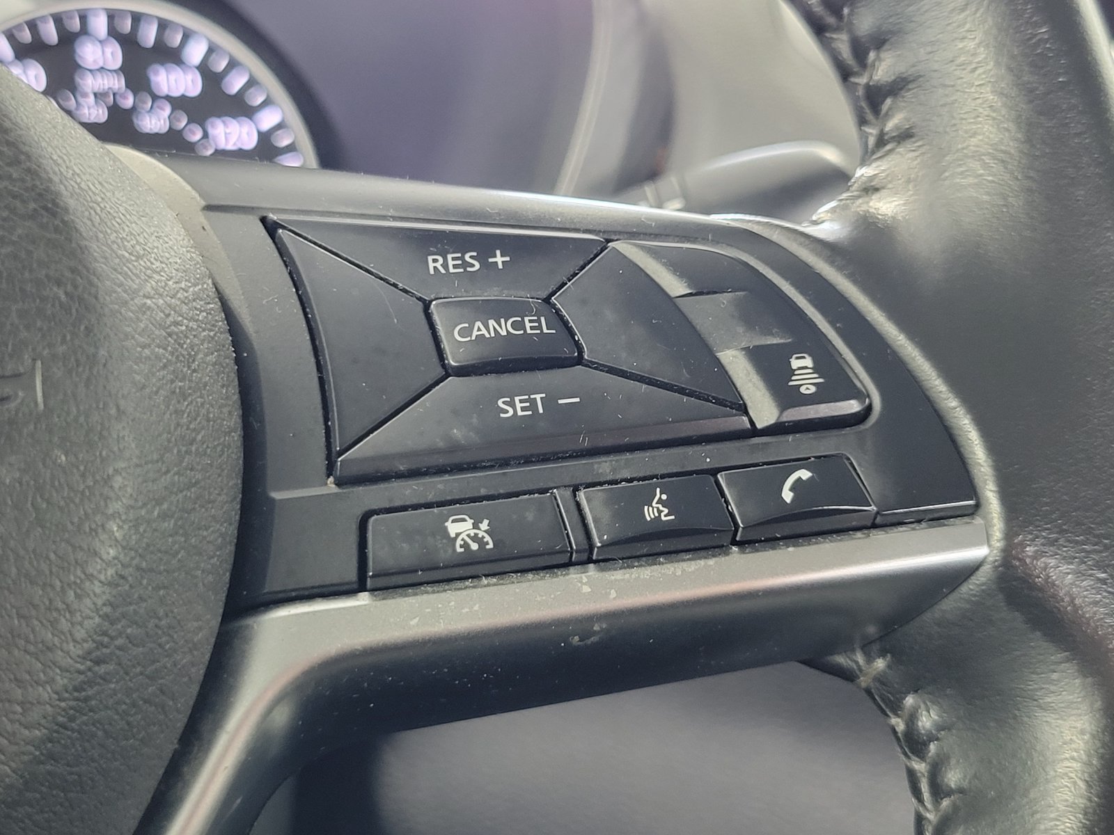 Used 2022 Blue Nissan SV image 17