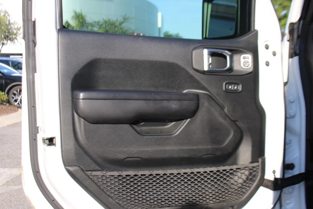 Used 2021 Bright White Clearcoat Jeep Unlimited Rubicon image 19